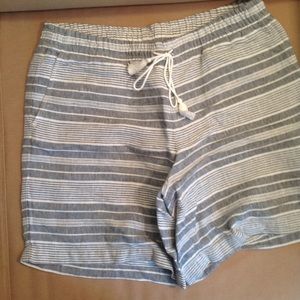 Linen shorts
